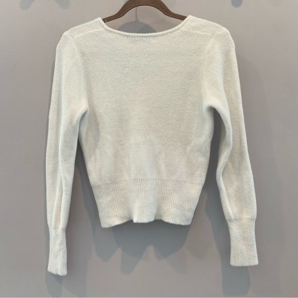 ZARA White Fuzzy V-Neck Cropped Sweater Small - Picture 7 of 7